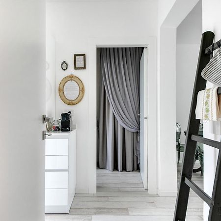 Villa Monti Suites&Aparts Чезенатико Екстериор снимка