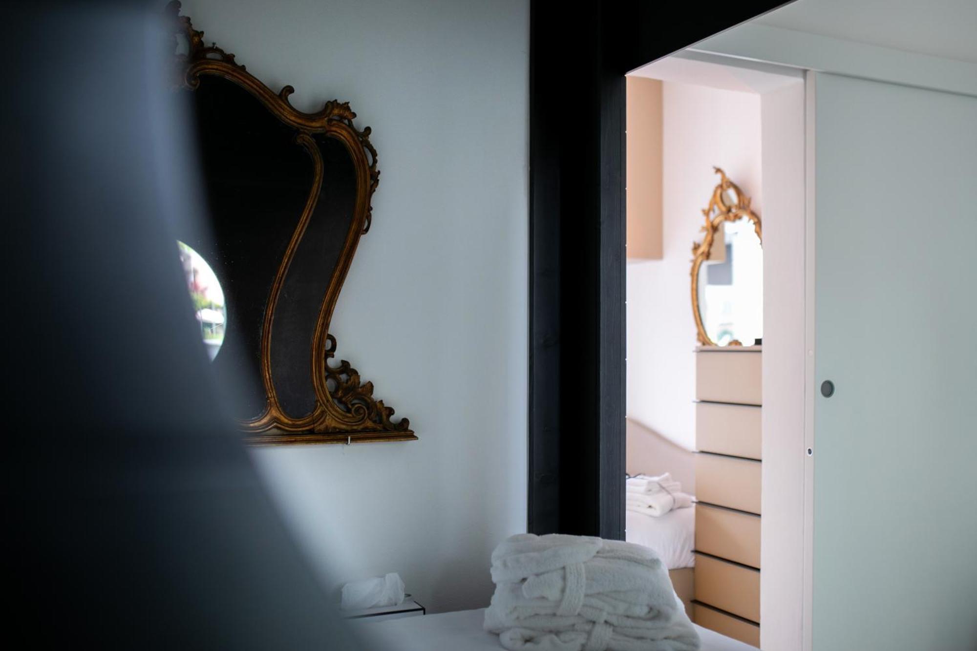 Villa Monti Suites&Aparts Чезенатико Екстериор снимка