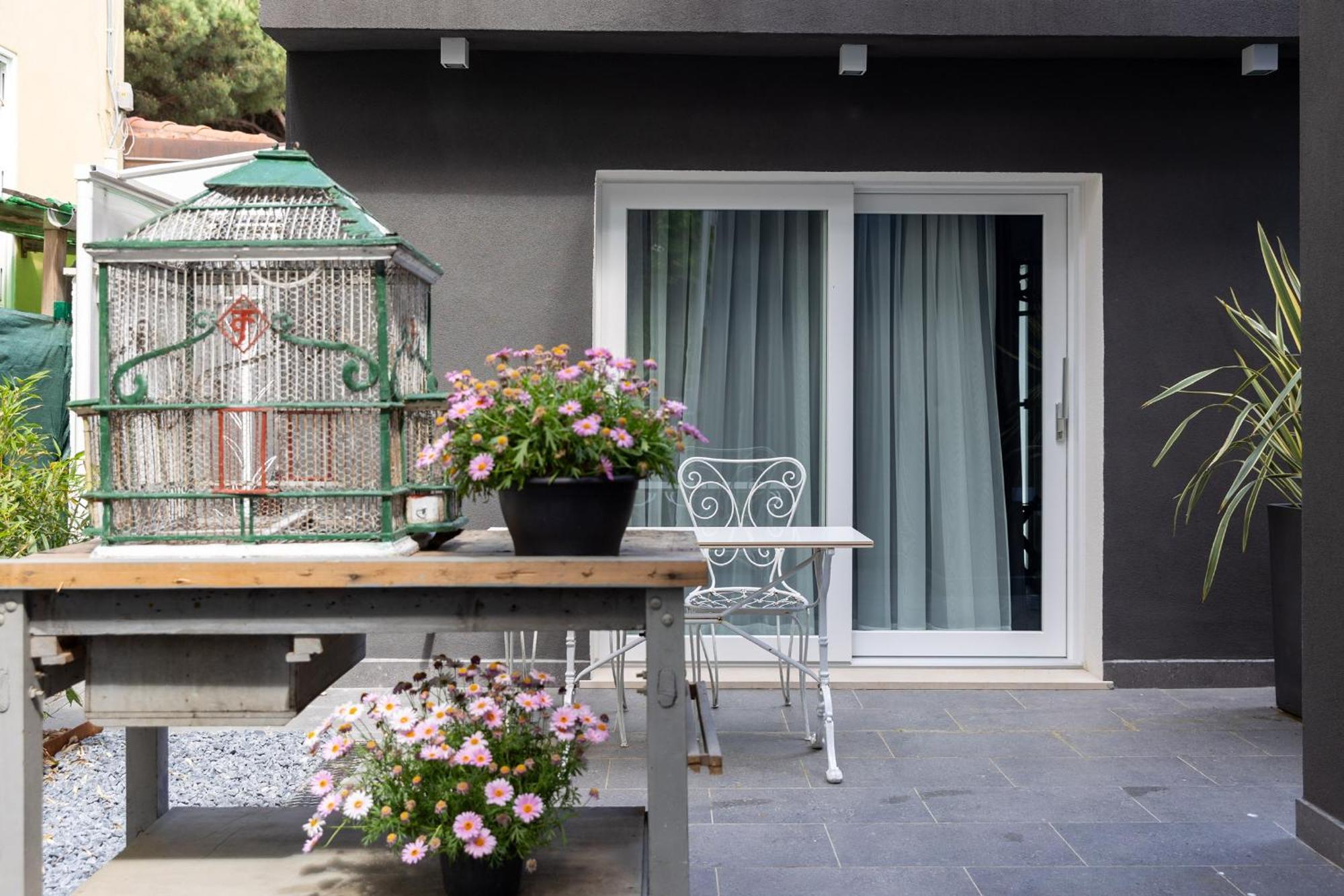 Villa Monti Suites&Aparts Чезенатико Екстериор снимка