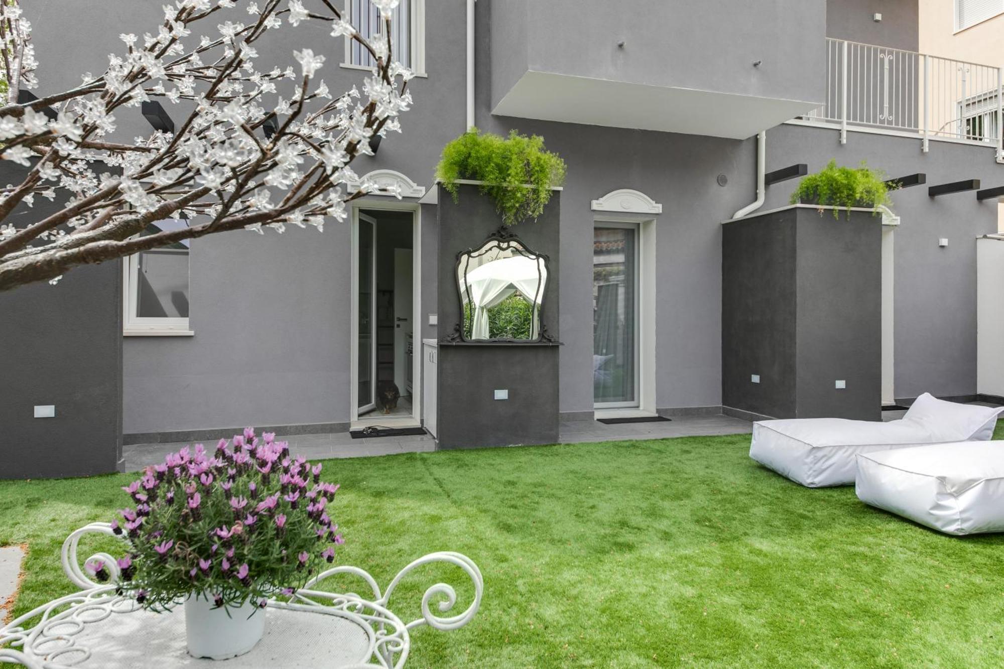 Villa Monti Suites&Aparts Чезенатико Екстериор снимка