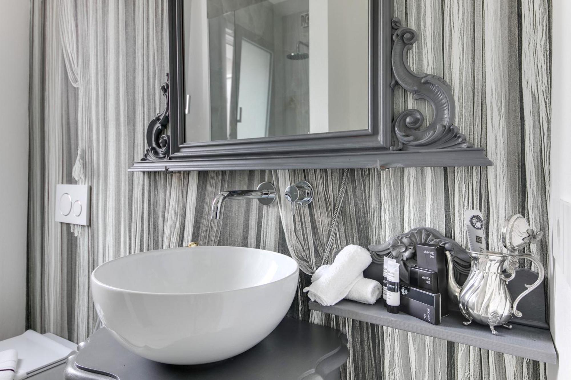 Villa Monti Suites&Aparts Чезенатико Екстериор снимка
