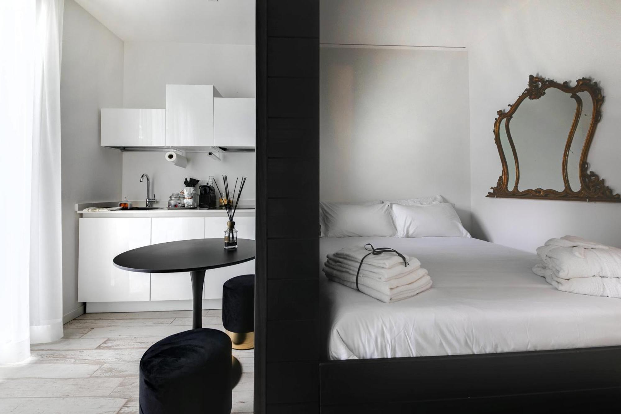 Villa Monti Suites&Aparts Чезенатико Екстериор снимка