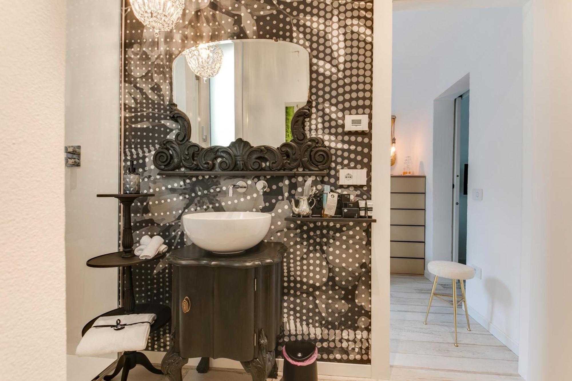 Villa Monti Suites&Aparts Чезенатико Екстериор снимка
