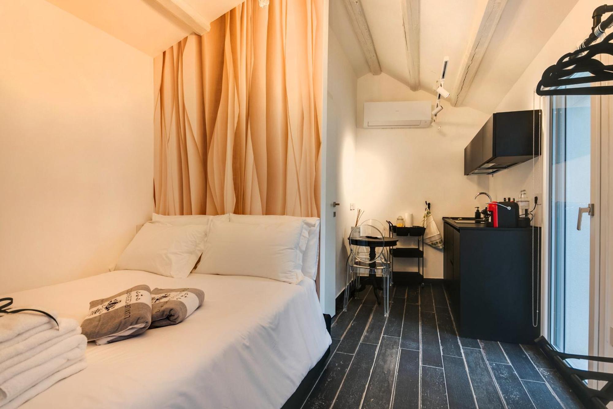 Villa Monti Suites&Aparts Чезенатико Екстериор снимка